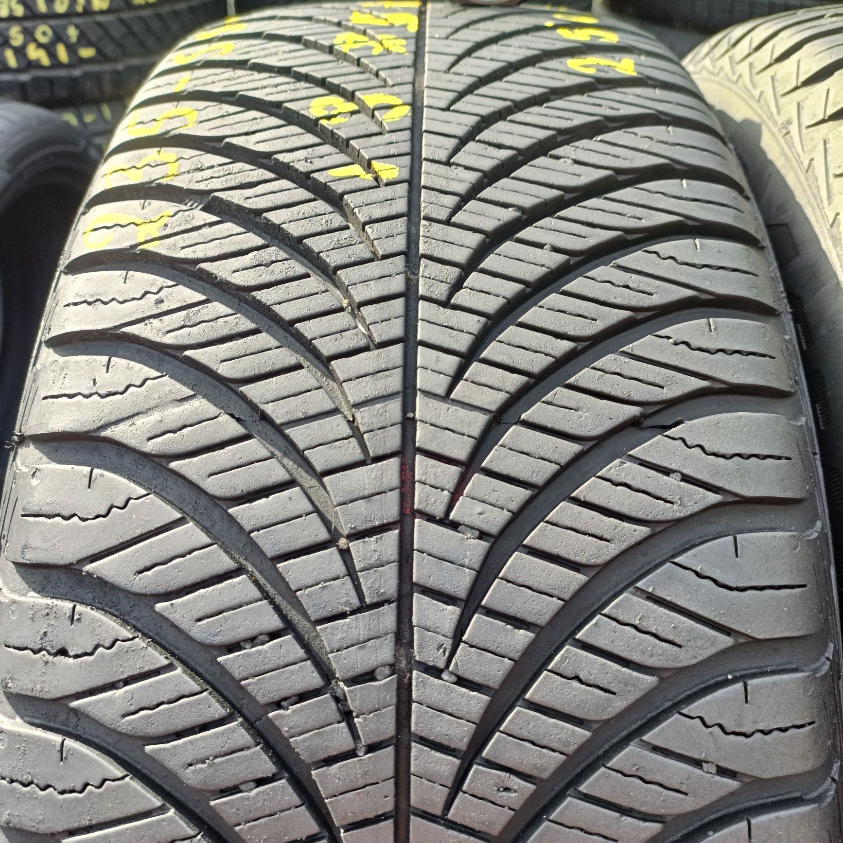 235/55r17 Goodyear Vector 4 seasons gen 2 z 2019r 7.5mm jak nowe