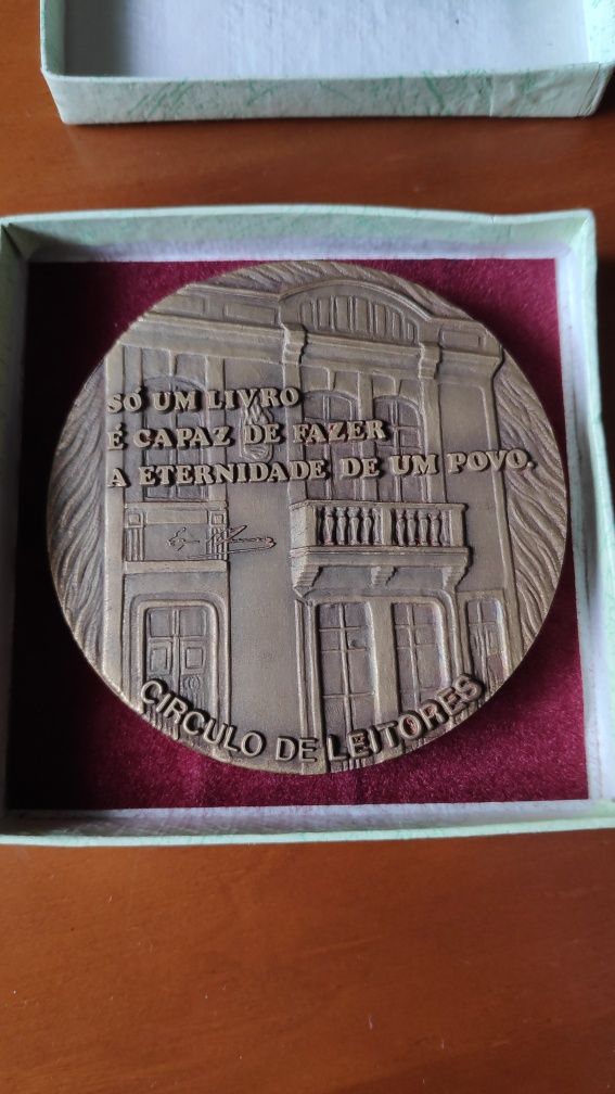 Medalha em bronze de José Maria de Eça de Queiroz