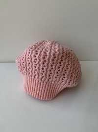 Розовая вязаная шапка берет для девочки