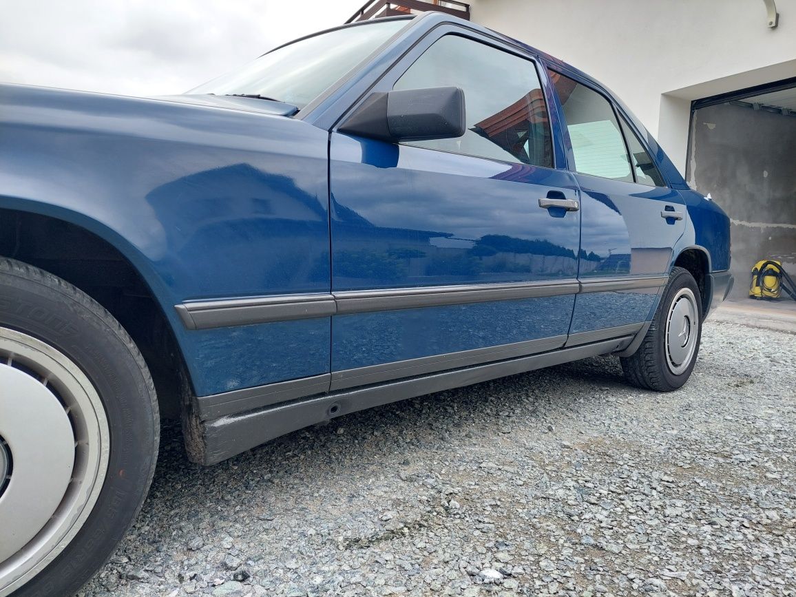 Mercedes 124 85 rok bez rdzy 2 lata w kraju polecam zobacz warto