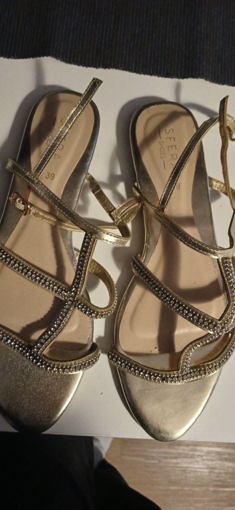 Sandalias novas tm 39