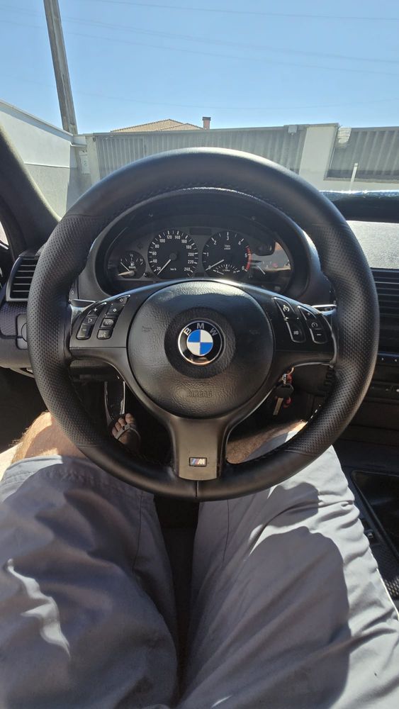 Vendo carro de garagem
