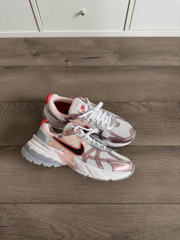 Кросівки жіночі Nike V2K Run оригінал 41р