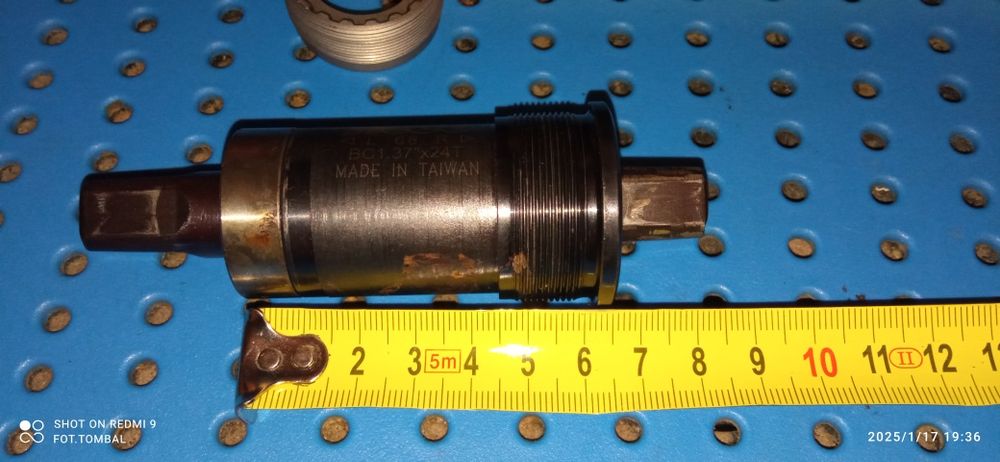 Suport do roweru Neco na kwadrat L68R BC 1.37 x 24T