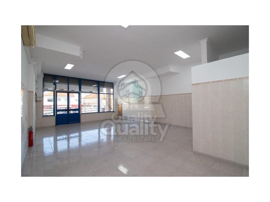 Loja Excelente Localização - Seixal