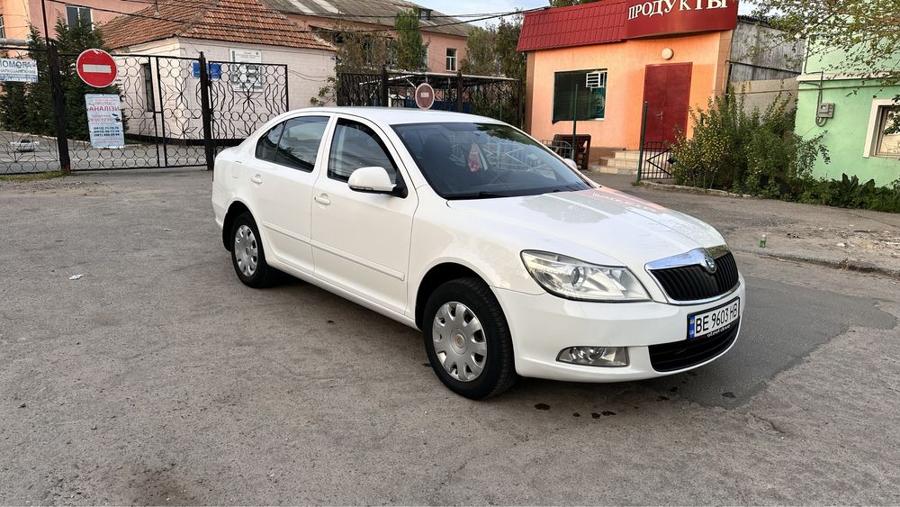 Skoda octavia a 5  автомат в хорошем состоянии