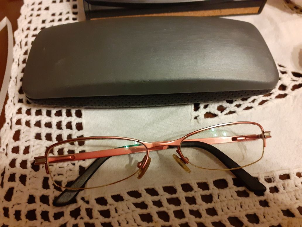 Oprawki damskie do okularòw z futerałem