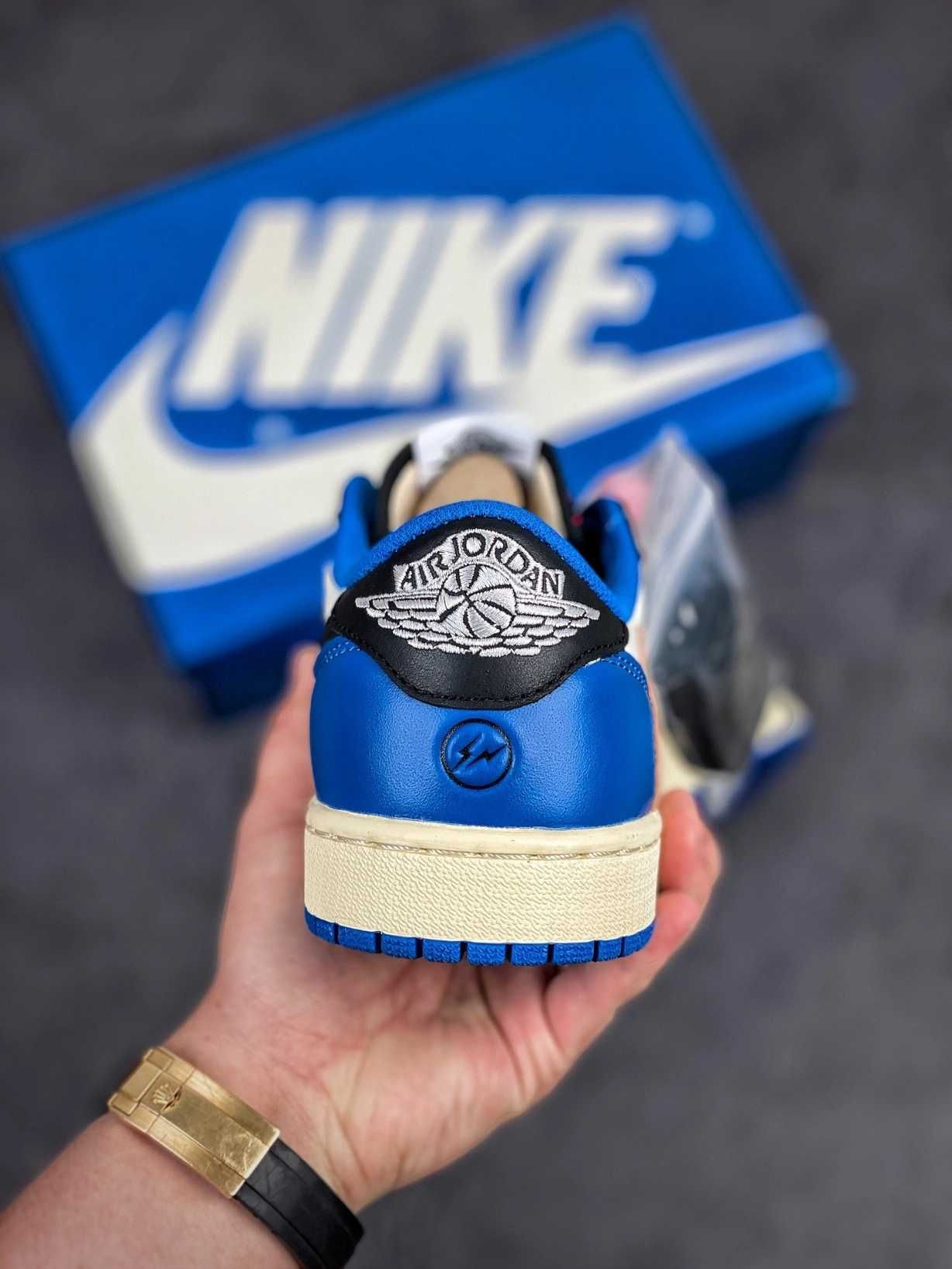 Jordan1Air1RetroLowOGSPFragment x Travis Scott UnisexTrampki R.41