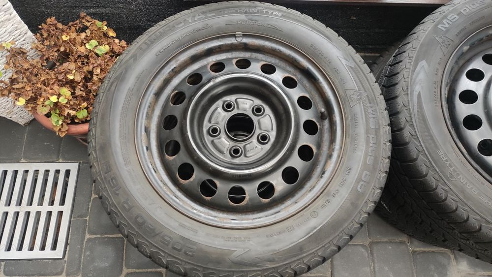 Koła z oponami 205/60/R16H