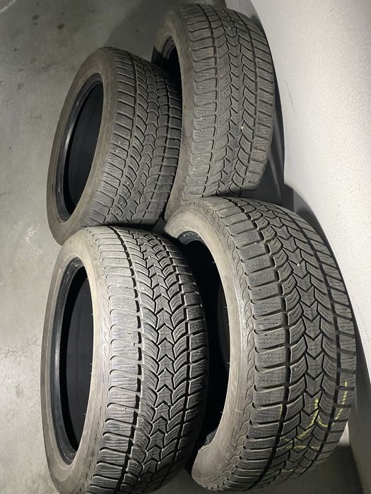 Продам комплект зимової гуми DEBICA 225/50/r17 98V
