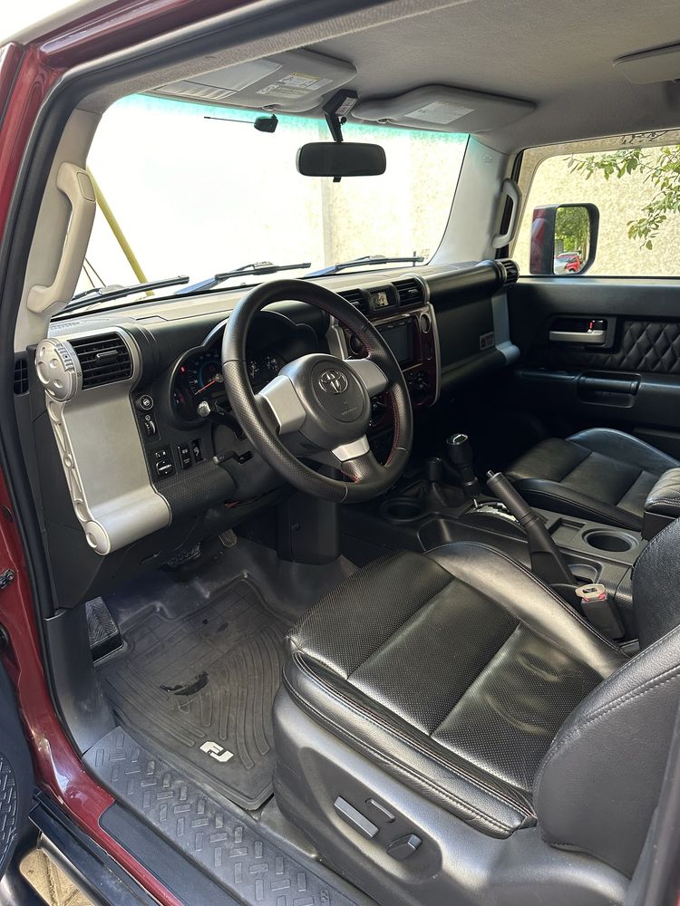 Продам Toyota Fj Cruiser