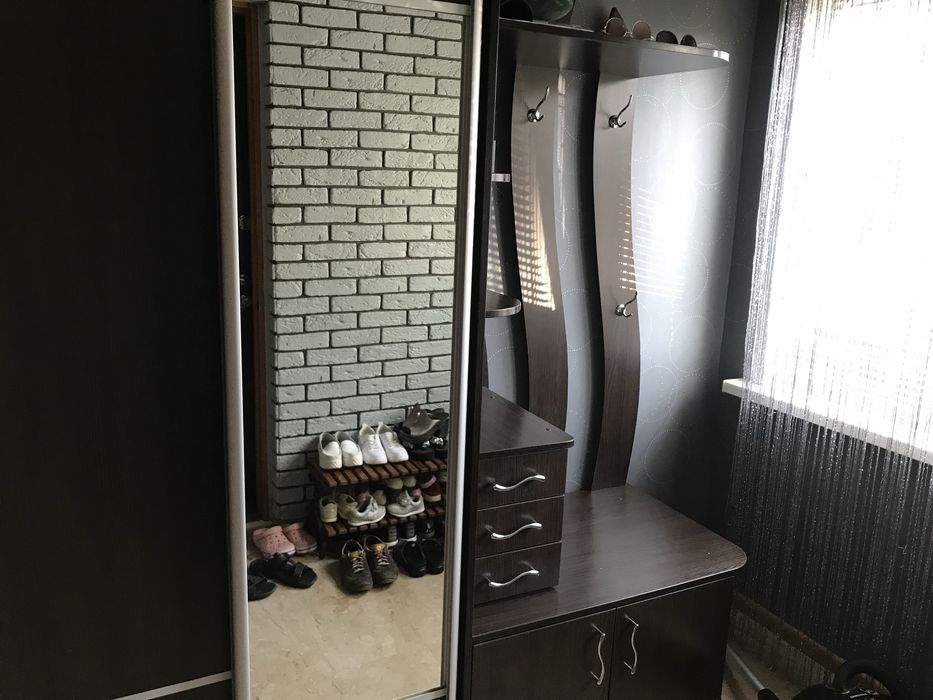 Продам шкаф-купе+відкрита вішалка