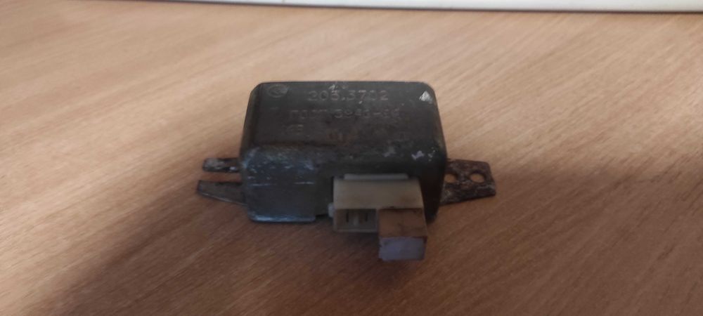 Реле зарядки газ  зил