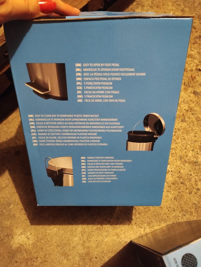 Zestaw kosz na śmieci i szczotka WC