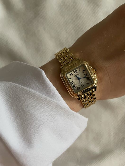 Квадратний годинник у стилі cartier