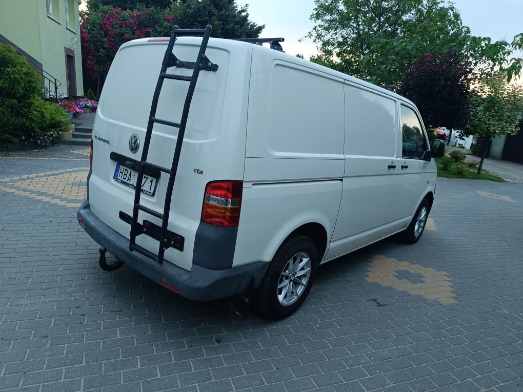 Vw Transporter T5 2,5 TDI 131km automat klima alu kamera cofania