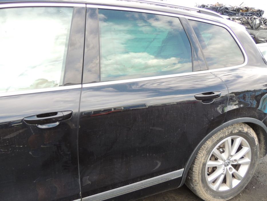Szyba boczna tylnia Volkswagen Touareg II 7P &#039;11