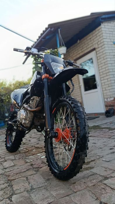 Продам мотоцикл кови старт 250 очень срочно бо уезжаю за границу