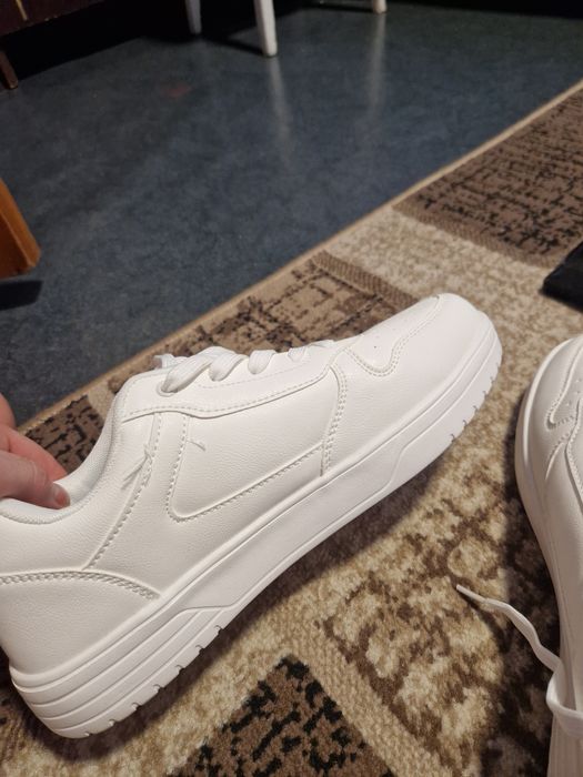 Білі кросівки 44р 28см