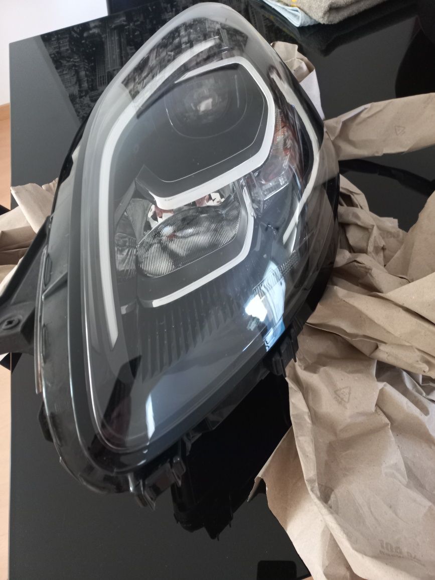 Ford Puma farol dianteiro
