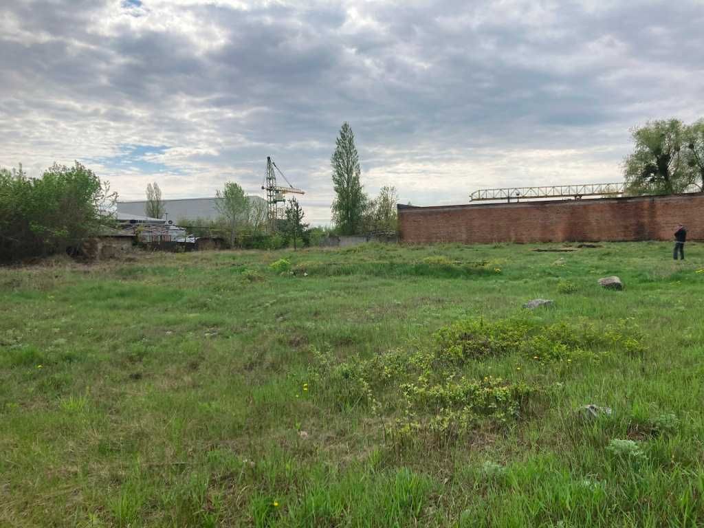 Продам базу у місті Вінниця. У Замостянському районі міста.