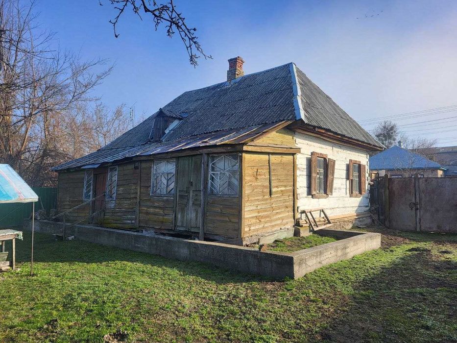 Продам будинок в центрі міста Остер.