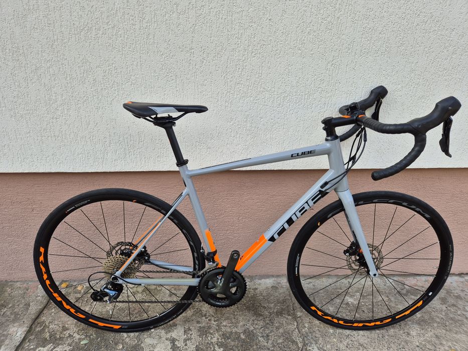 Rower szosowy Cube Attain Race disc, hydraulika, Shimano Tiagra