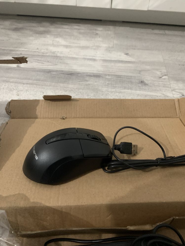 Teclado da Tacens