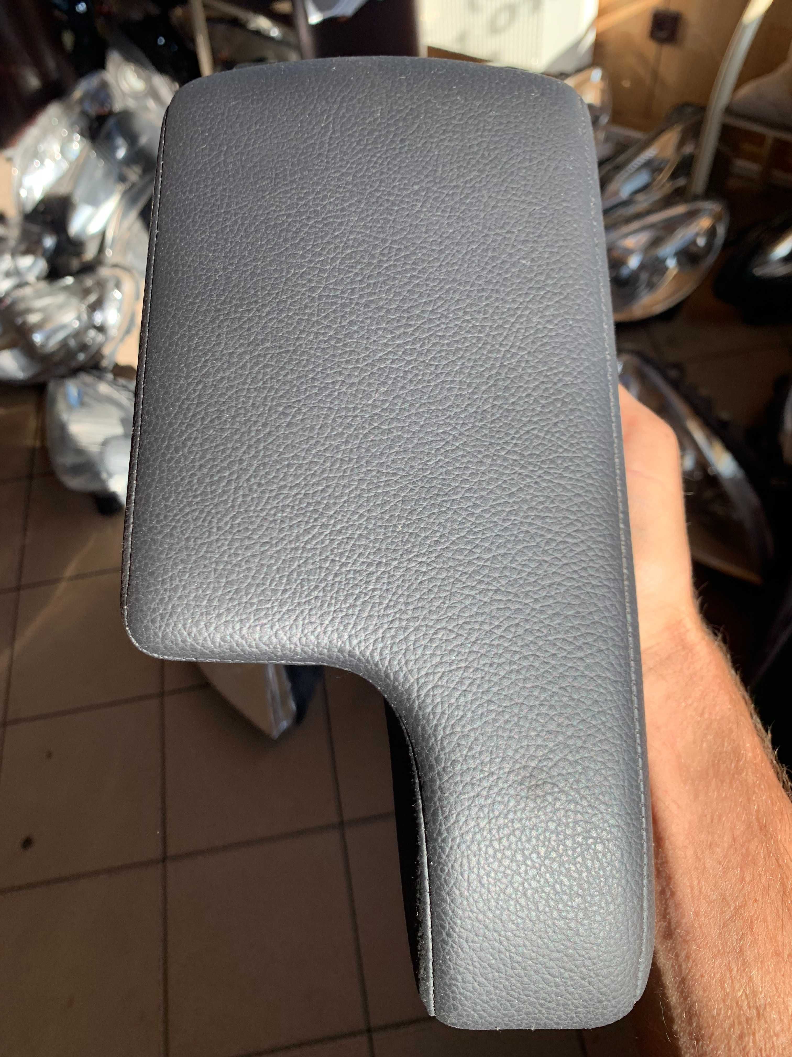 Mercedes B klasa W245 A klasa W169 PODŁOKIETNIK w TUNELU SKÓRA ŁADNY!
