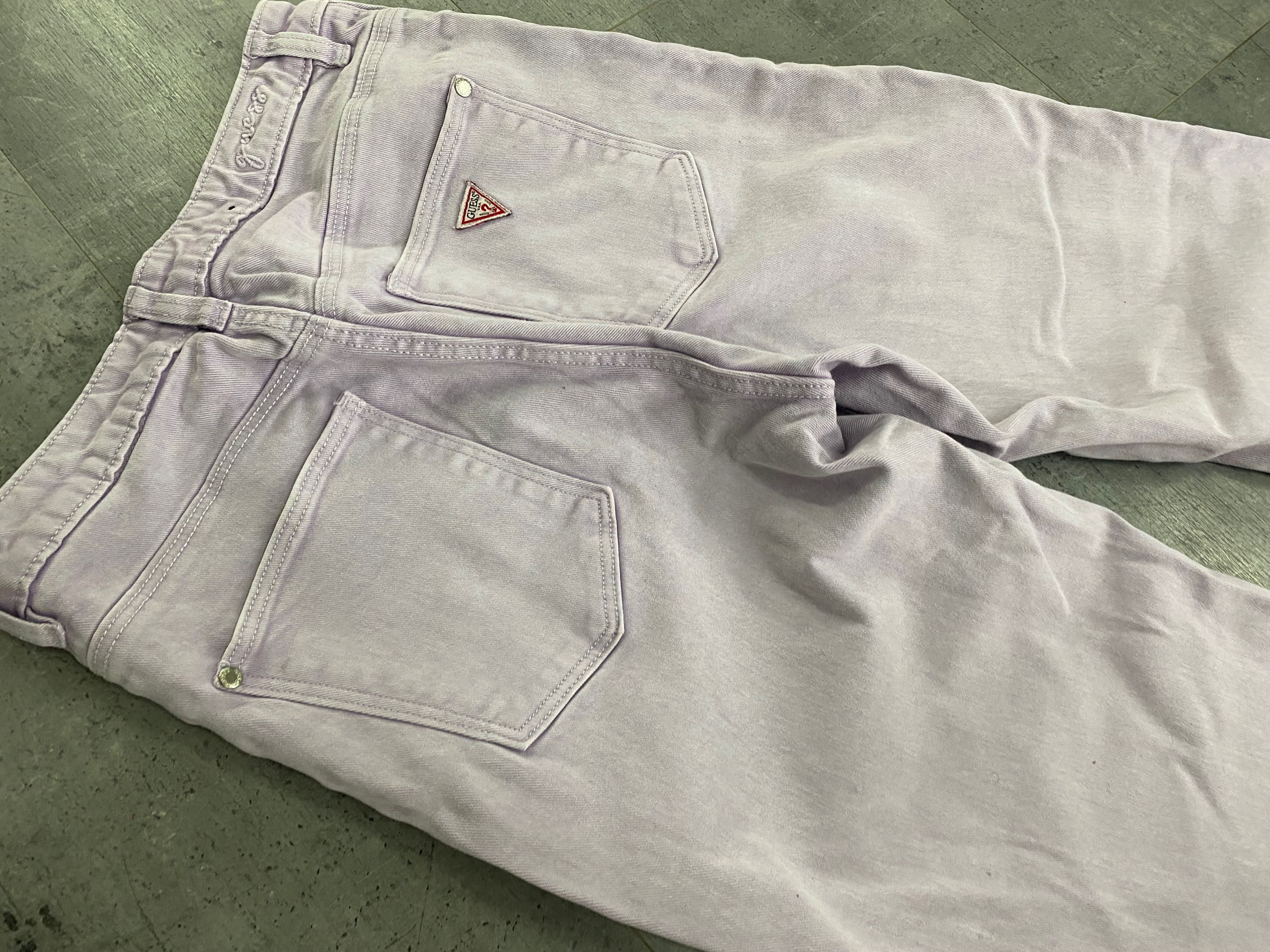 Liliowe pastelowe dżinsy mom jeans feet Guess 27 xs-s wysoki stan
