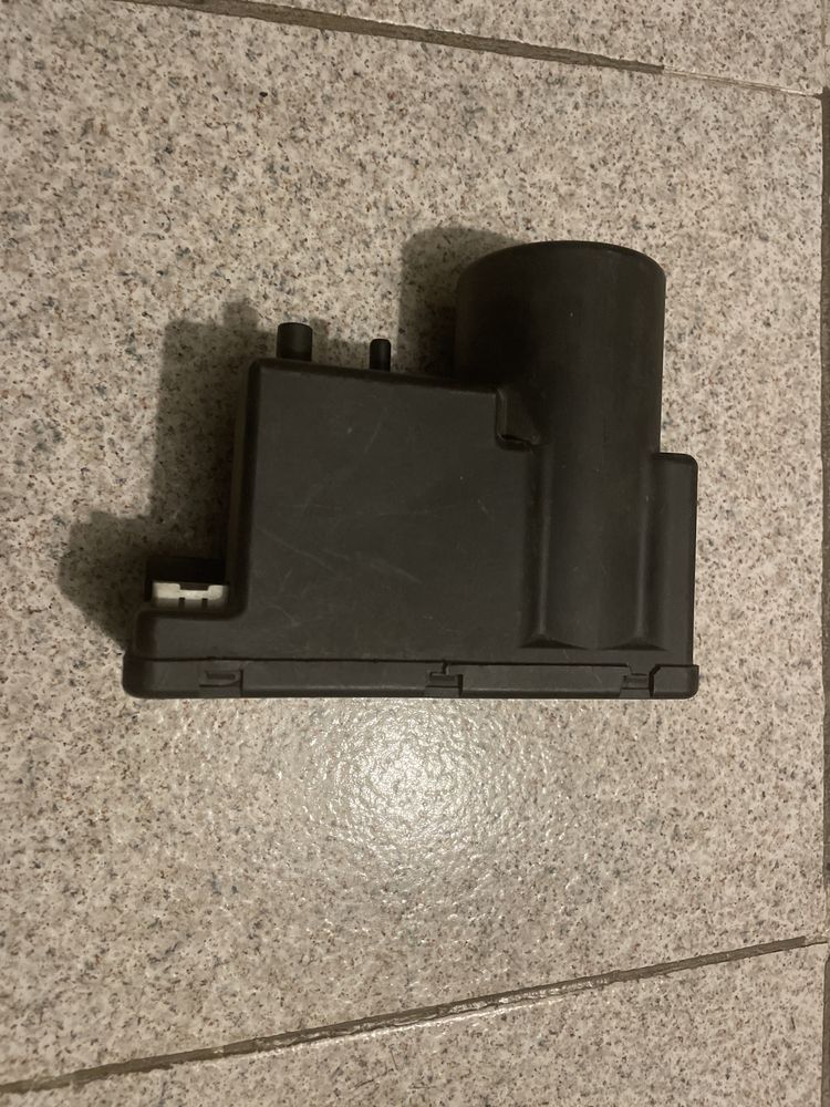Compressor do Fecho Central AUDI A4 de 1994 a 2001