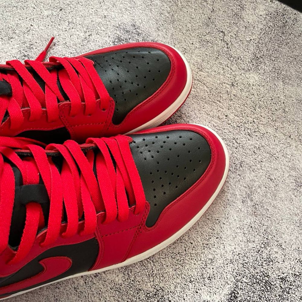 Кросівки Nike Air Jordan 1 High 85 Red