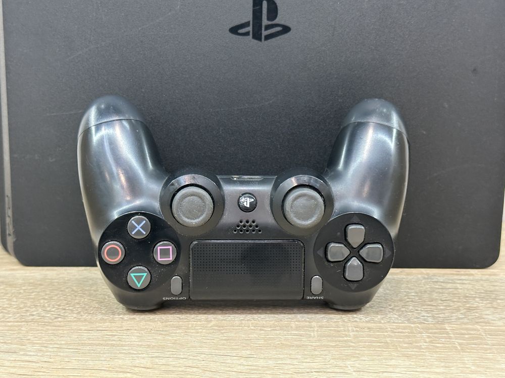 Konsola PS4 Slim 500GB + pad