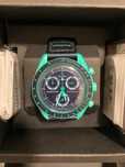 Omega x Swatch SO33L103 – Polar Lights Misja Arktyczna