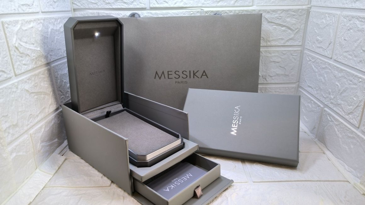 Упаковка к изделиям Messika.