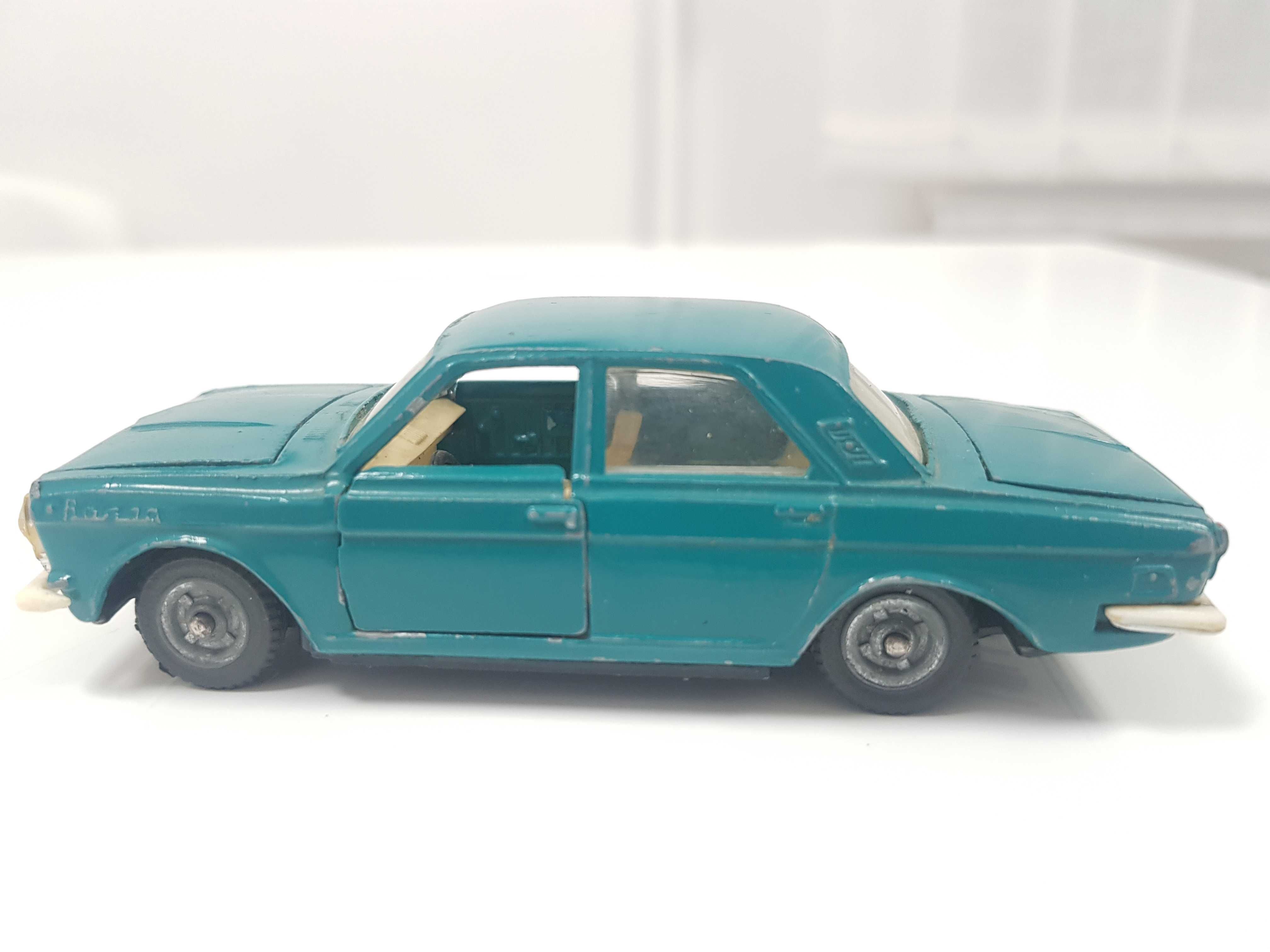 Продам колекційну модель ГАЗ 24   часів СРСР 1:43