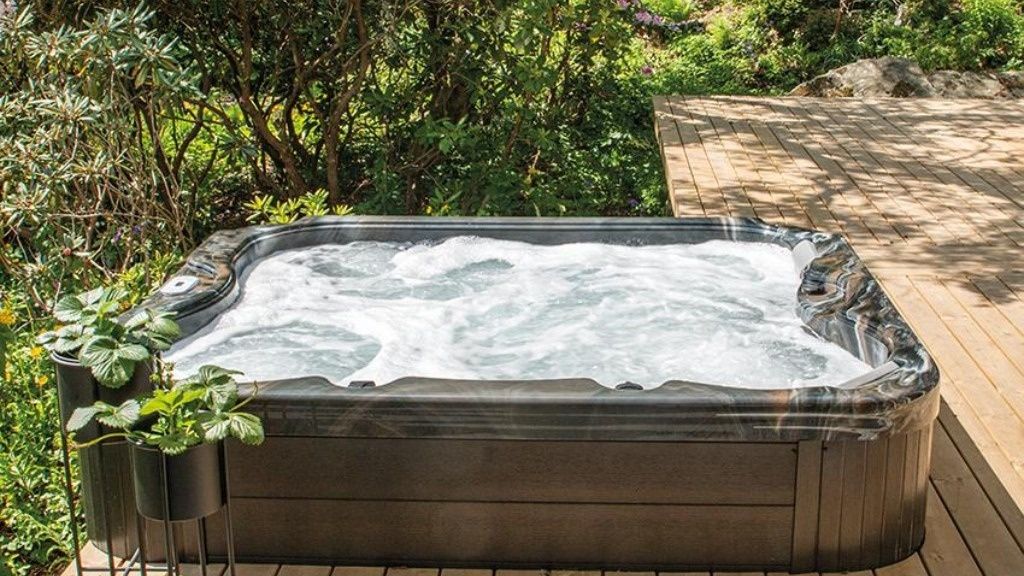 Jacuzzi ogrodowe całoroczne VISKAN EKERO, 6 os., 54 dysze