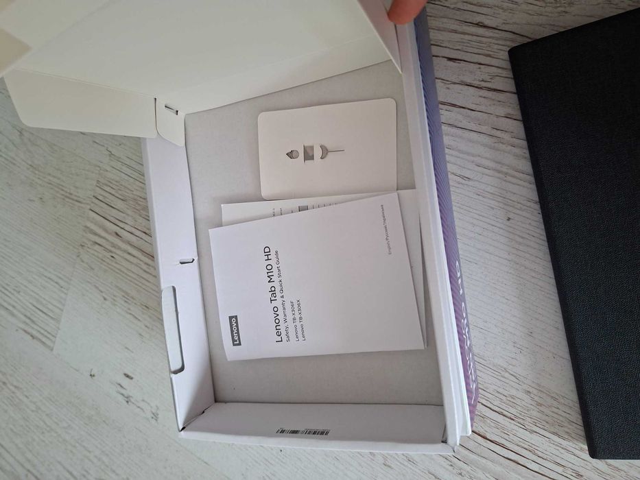 Планшет Lenovo Tab M10 HD +folio не був у використанні