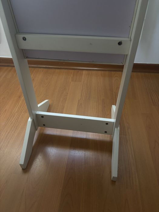 Espelho com espaço para porta-jóias