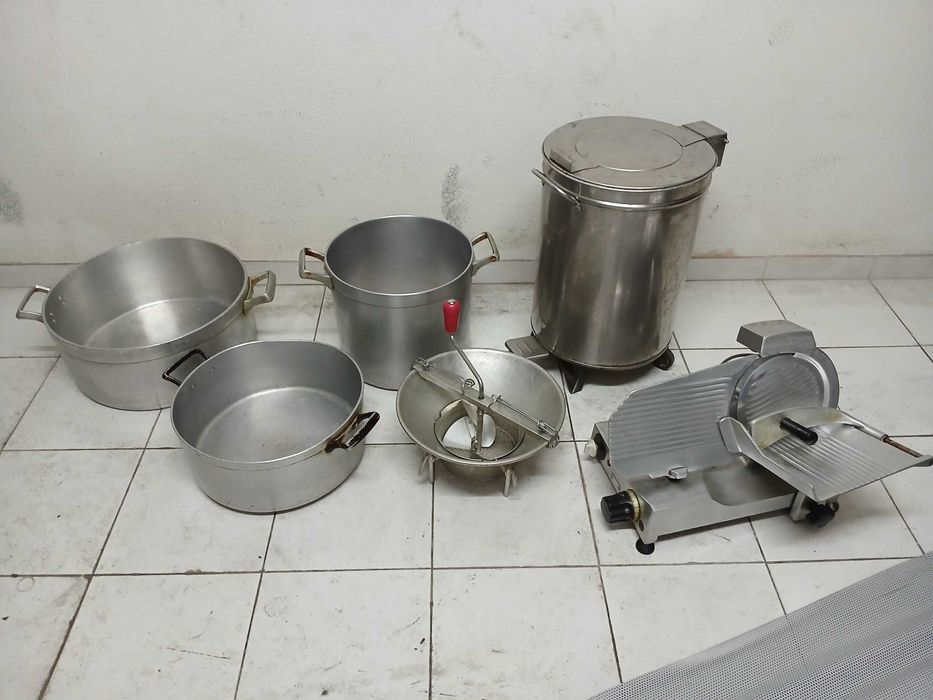 Panelas industriais, fiambreira e pass vite industrial