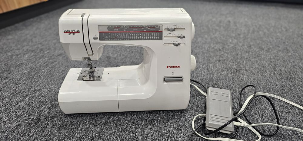 Швейна машина Family Gold Master 8124E