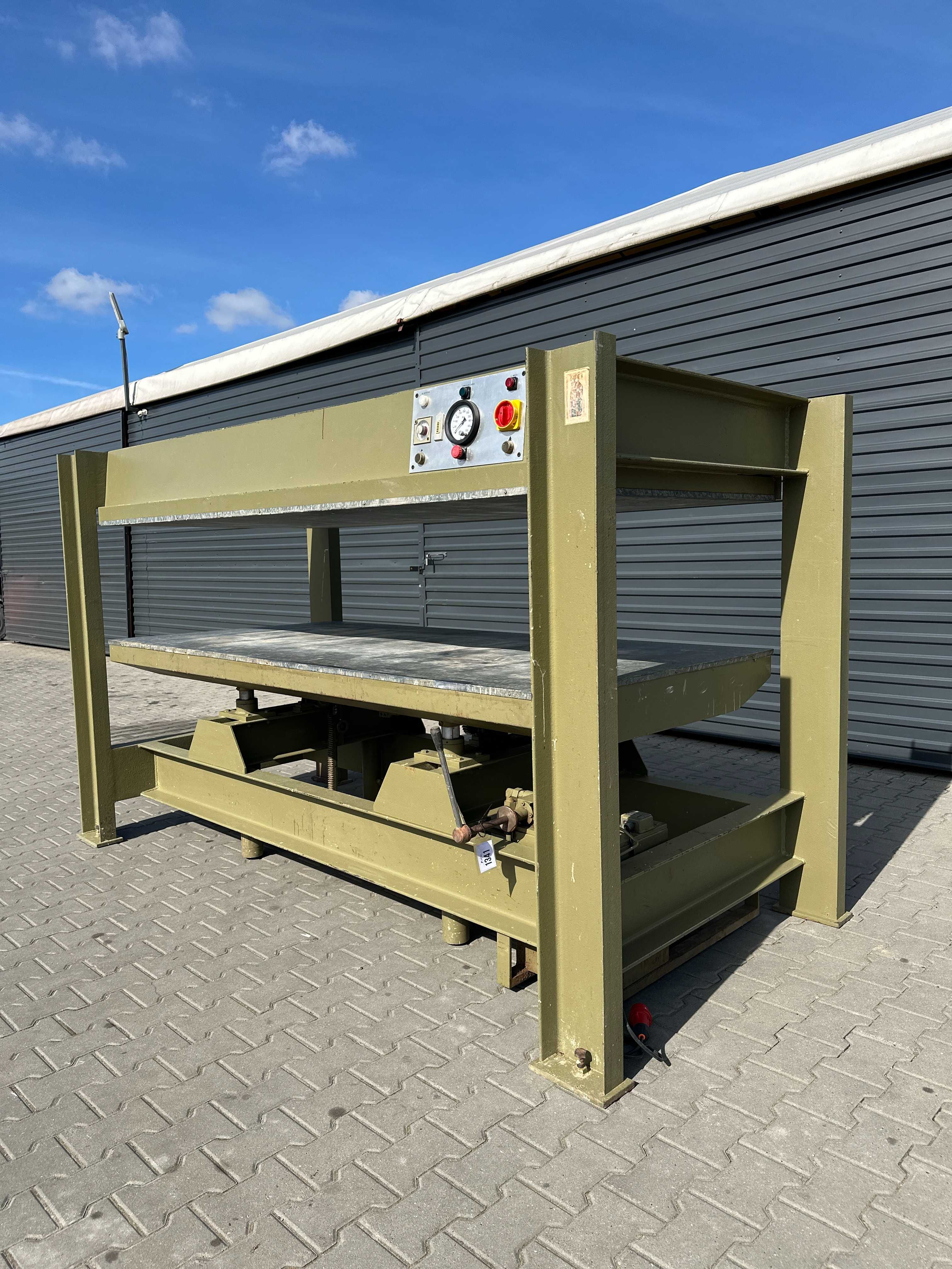 Prasa półkowa hydrauliczna 2500x1200 mm (1341)