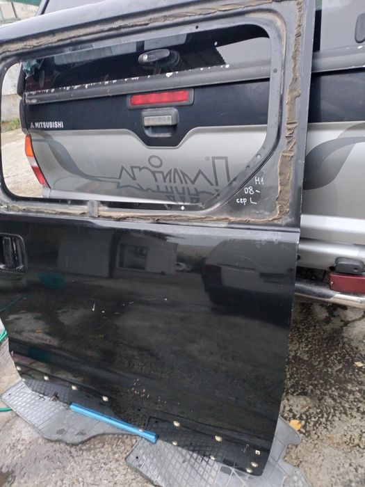 Двері передні бокові Hyundai H1  Starex 2008>