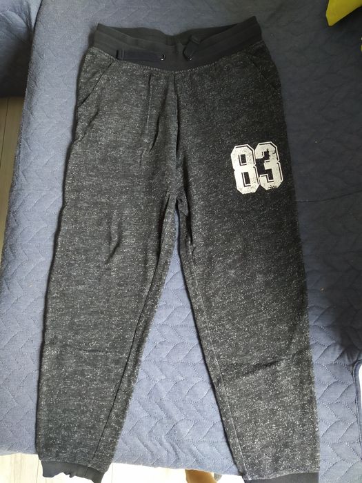 Spodnie dresowe 146