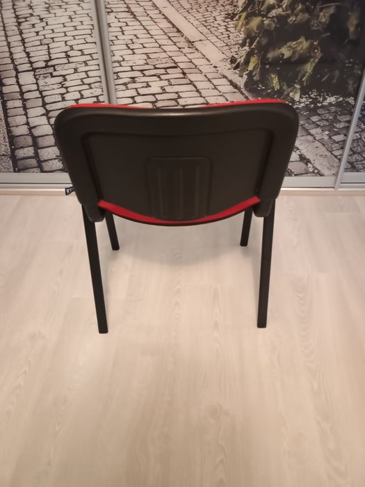 Продаю стільці...