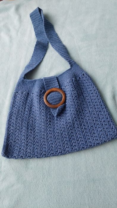 Torebka na ramię robiona na szydełku