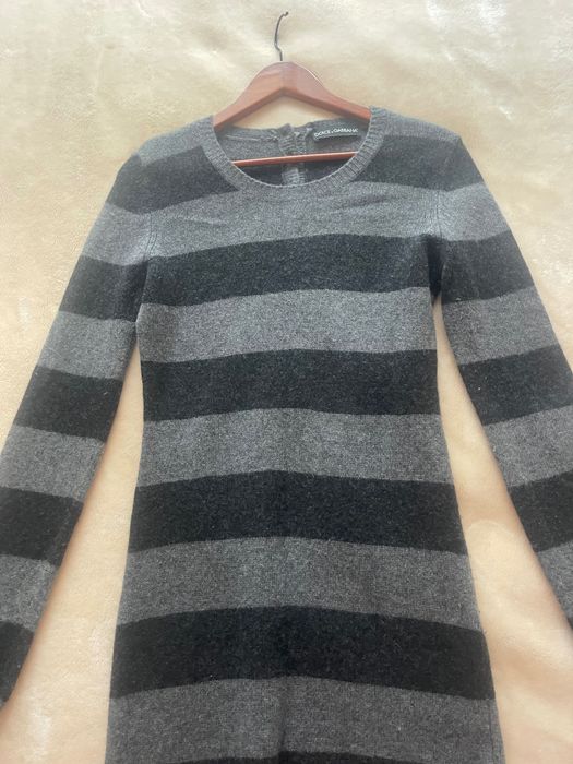 Оригинал. Продам  теплое фирменное платье Dolce Gabbana