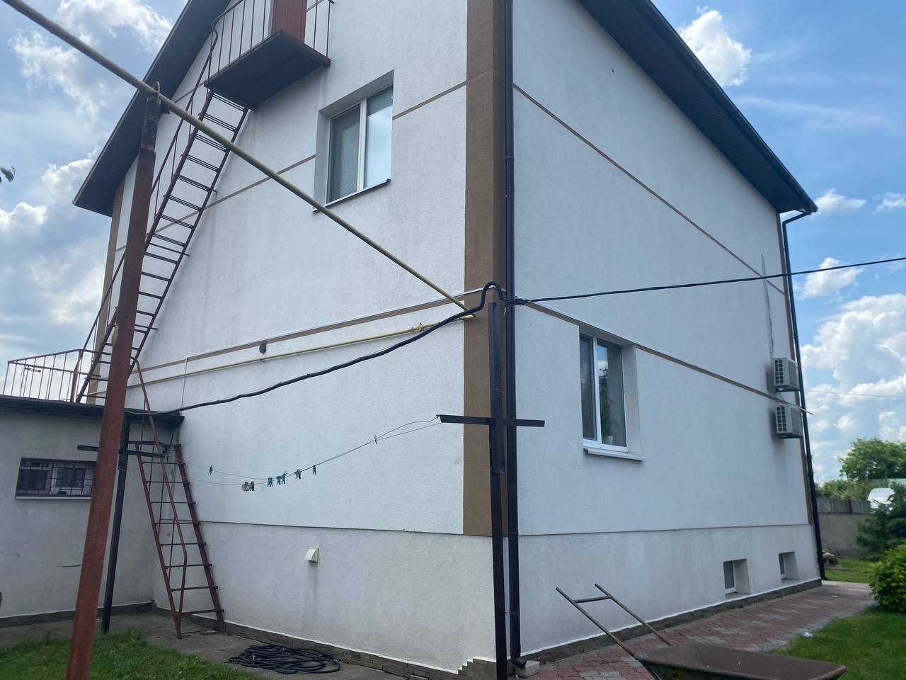 Продам дом.3 жилых этажа,230 кв.м.