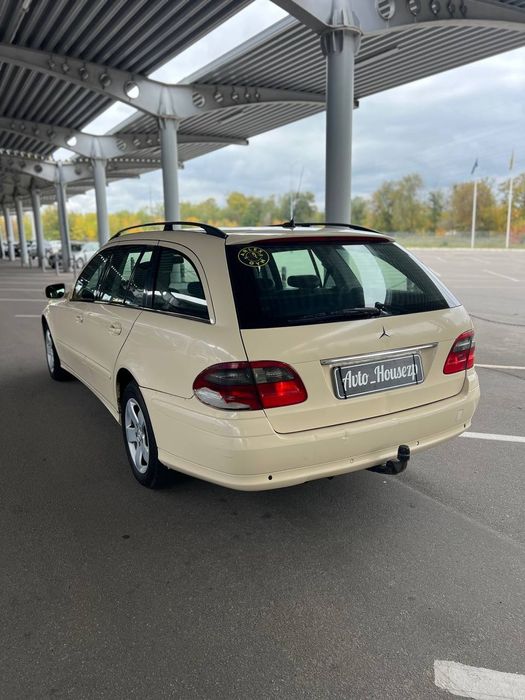 Mercedes Benz E200