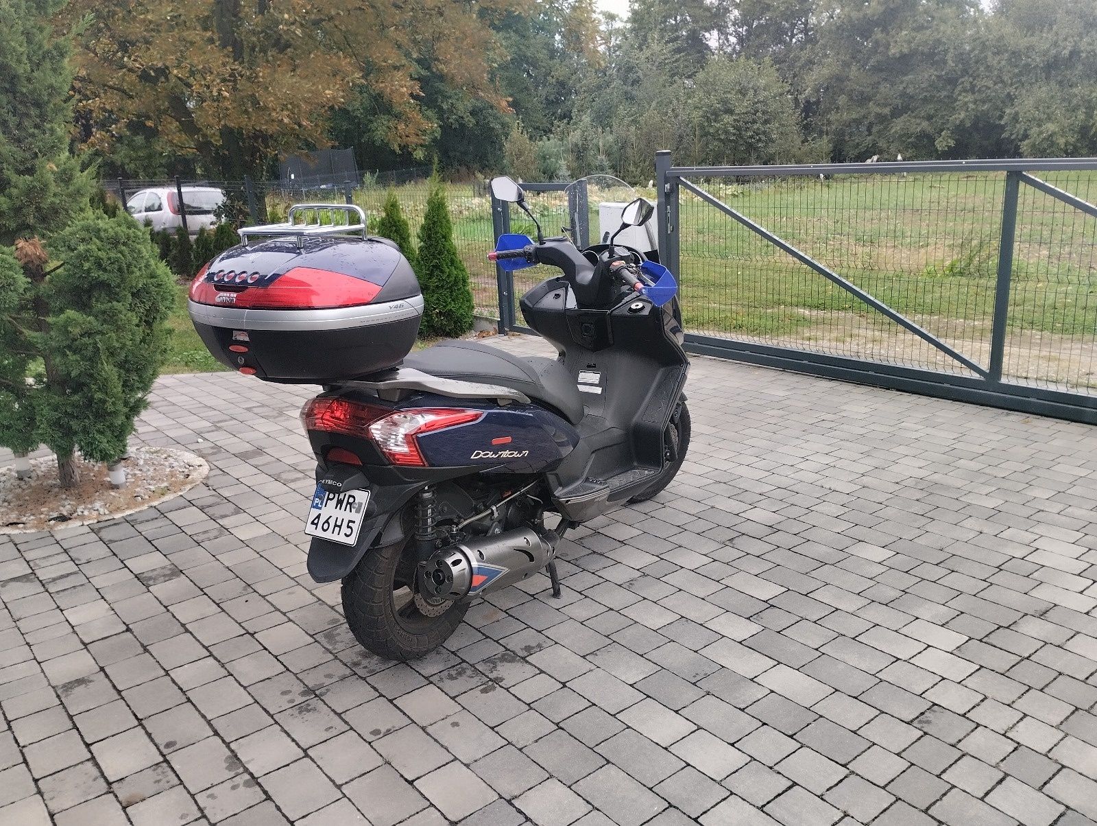 Skuter 125 Kymco downtown. 2011